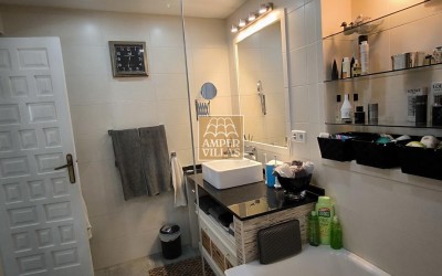 Vakker og koselig villa med fin hage.